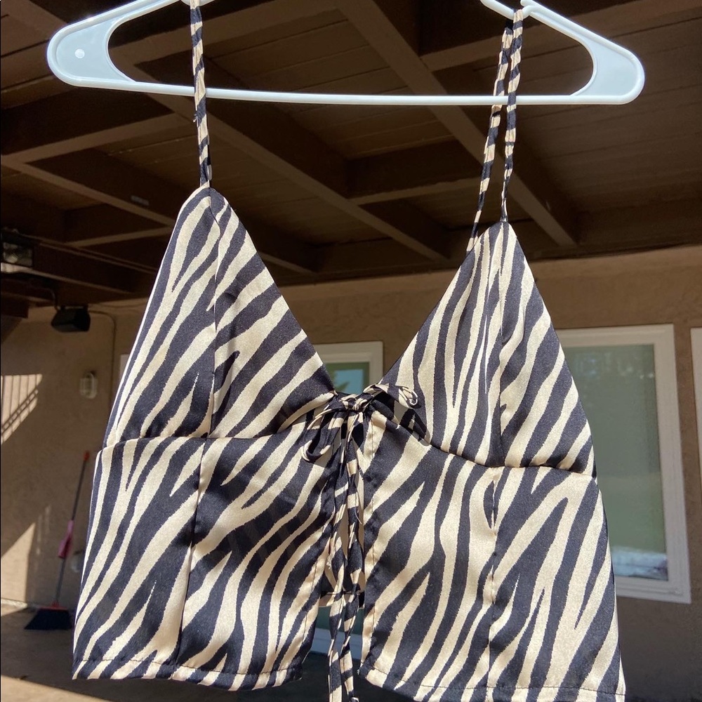 zebra tie tank top size large, best fits medium!